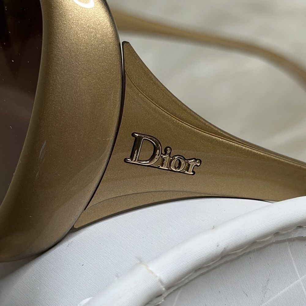 💯Authentic Dior Sunglasses with Case🍀 - Picture 12 of 15